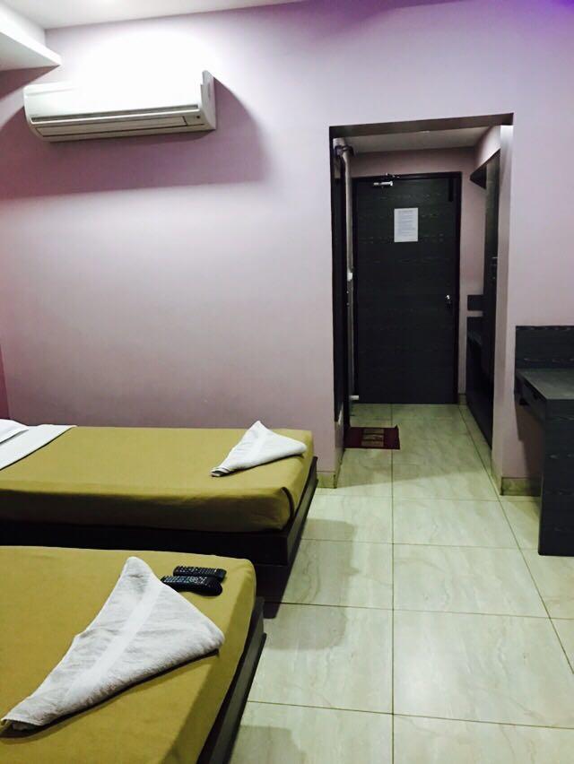 Iroomz Vaishali Residency เบลลารี ภายนอก รูปภาพ
