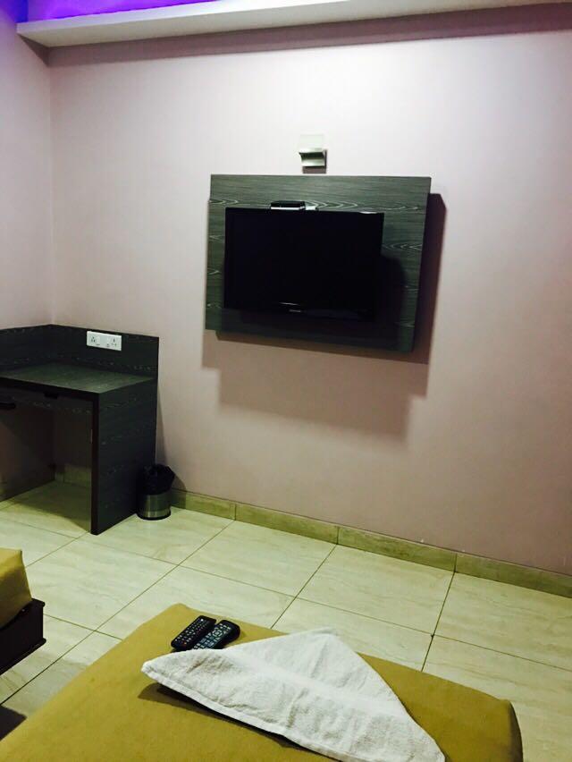 Iroomz Vaishali Residency เบลลารี ภายนอก รูปภาพ